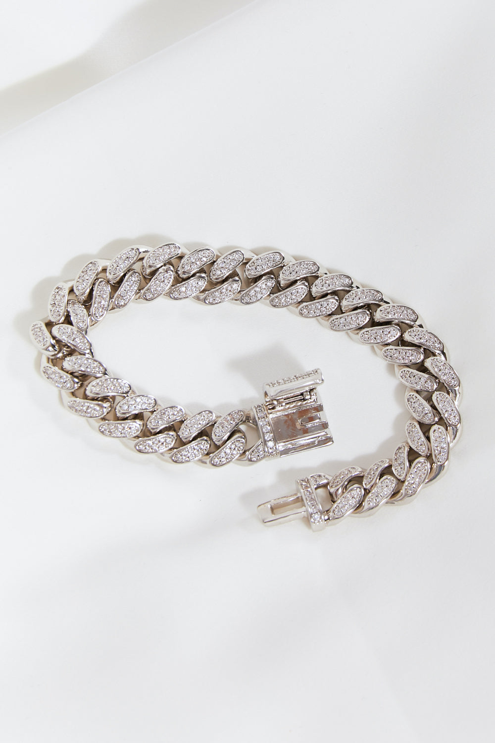 GNJ MANUFACTURING Curb Chain Bracelet in Silver