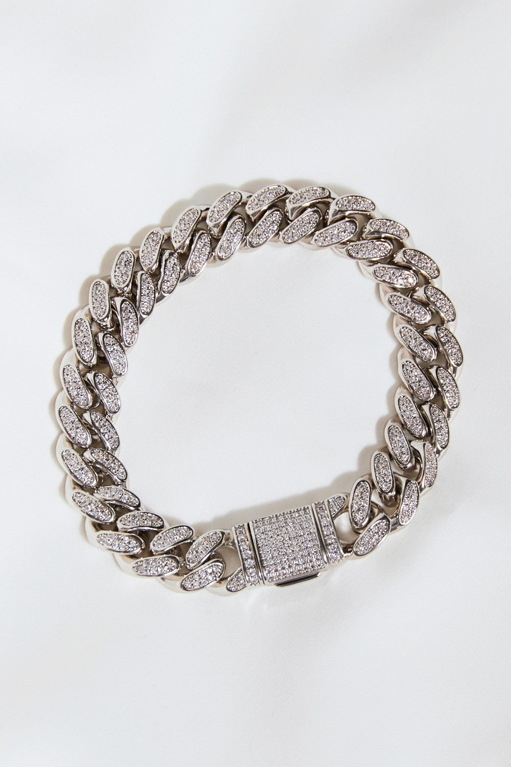 GNJ MANUFACTURING Curb Chain Bracelet in Silver